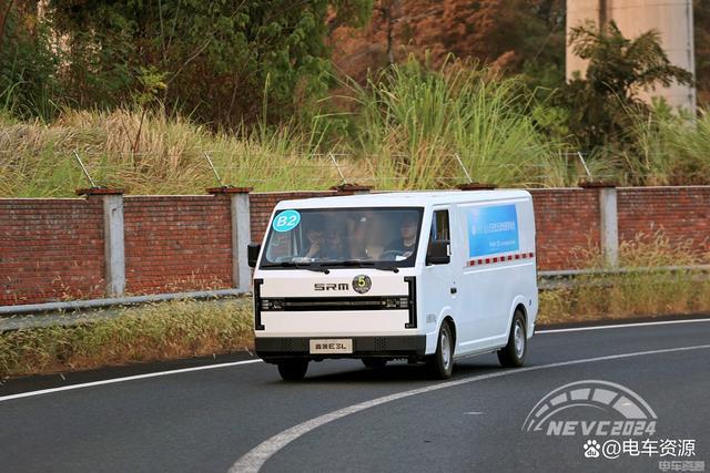民物流车鑫源E3L荣膺多项大奖AYX爱游戏APP龚大兴打造国(图7)