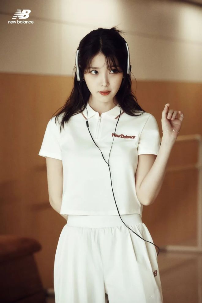 和IU的绽放满足了少女的全部幻想AYX爱游戏本周时髦大事｜陈都灵(图24)